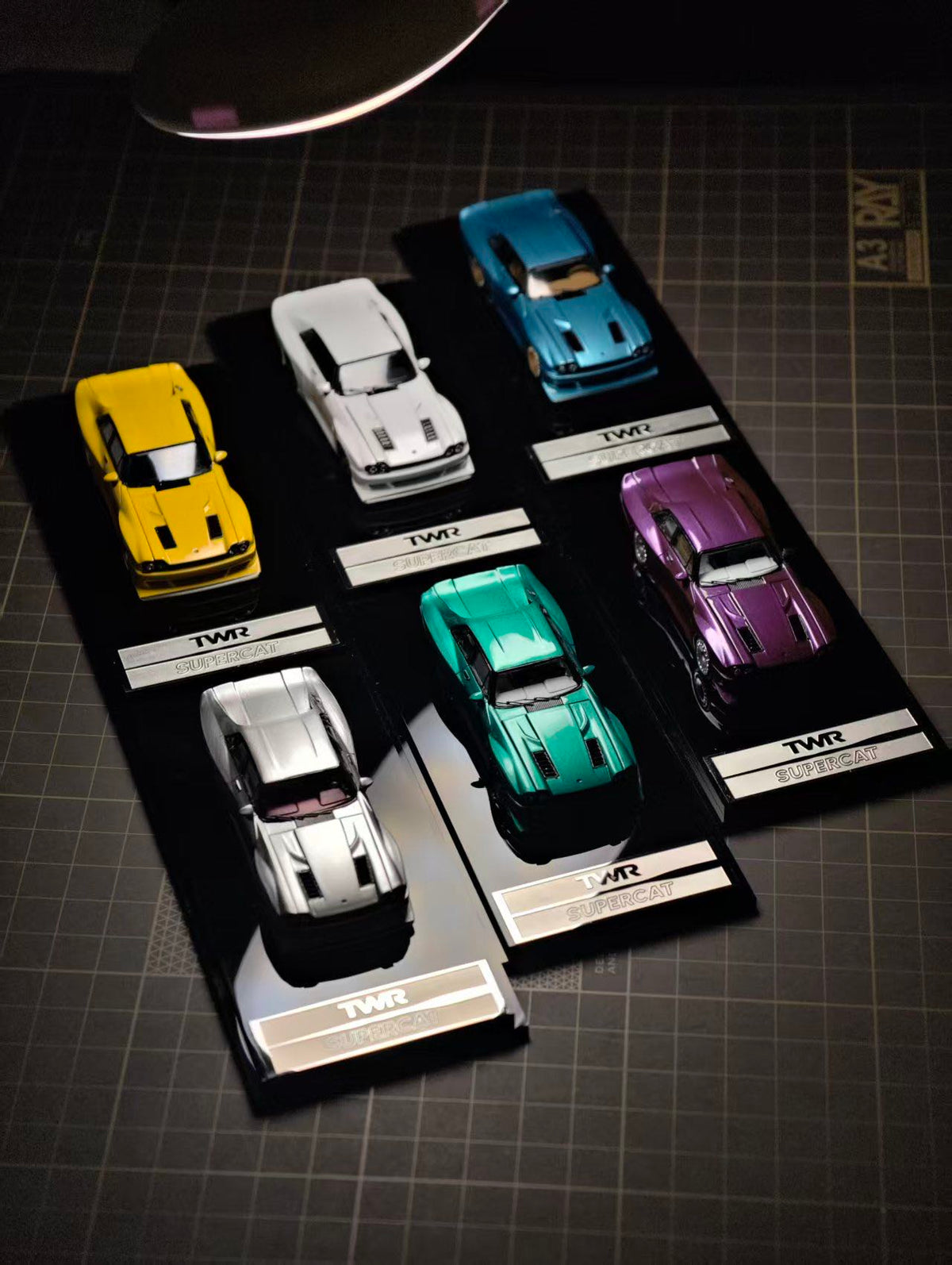 Liberty 64 1:64 TWR-SUPERCAT Restomod Retro Replica Modified Car Diecast Models Car Collection