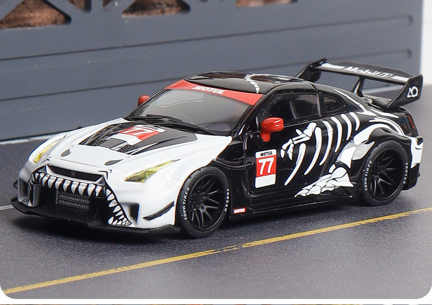 Decode 1:64 35gr-rr Bone Dragon Painting Gtr35 Alloy Diecast Car Model Collection Gifts