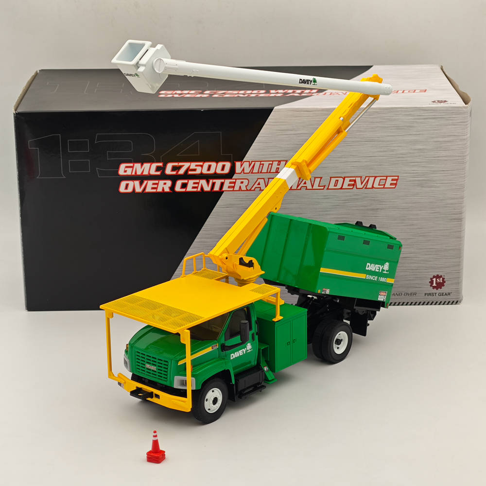 First Gear 1:34 C7500 Davey with Over Center Aerial Device Tree Trimming Truck Green 10-4025 Diecast Model Truck Collection