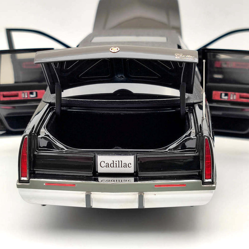 GM 1:18 Cadillac Fleetwood Long Wheelbase Diecast Model Car Collection Toys Gift