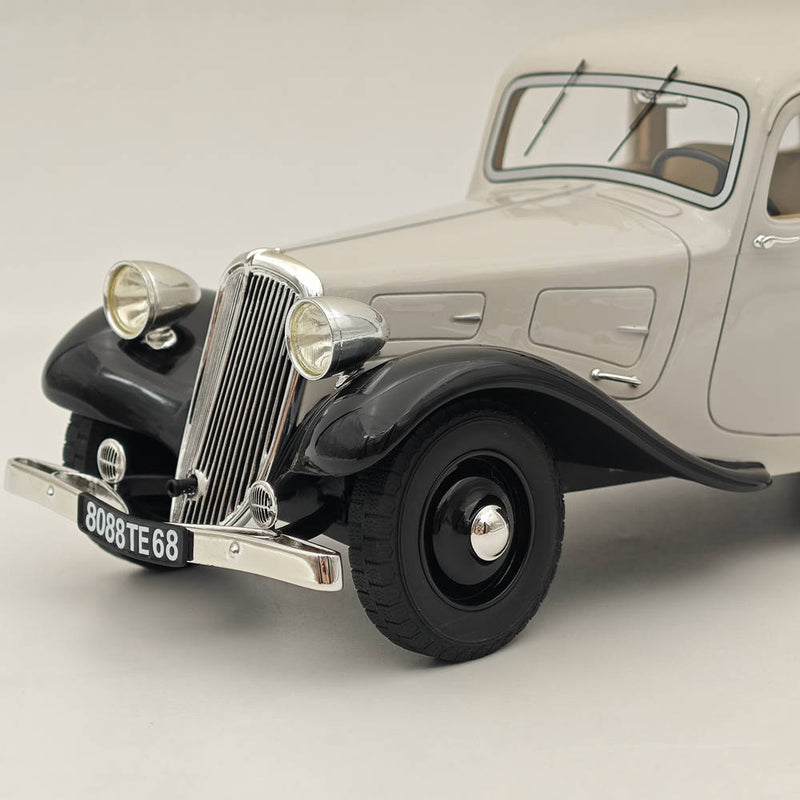 Cult 1/18 Scale Citroen Traction Avant 7CV 1935 Resin Model Car Collection Grey