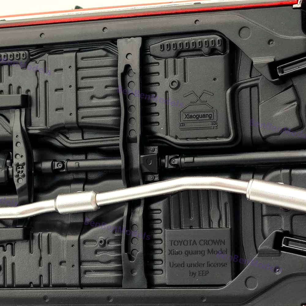 1/18 Toyota Crown Seventh Generation MS122 Red / Mi Interior Diecast Model