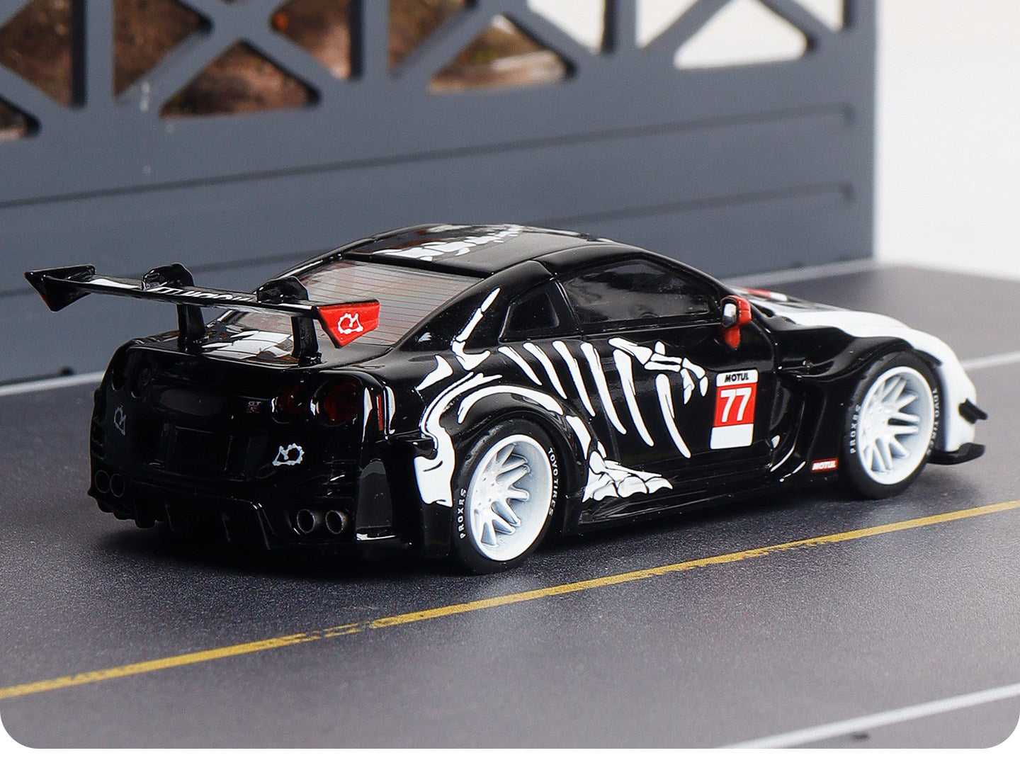 Decode 1:64 35gr-rr Bone Dragon Painting Gtr35 Alloy Diecast Car Model Collection Gifts
