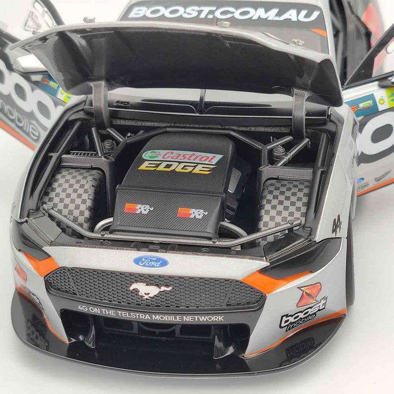 1/18 Authentic Boost Mobile Racing