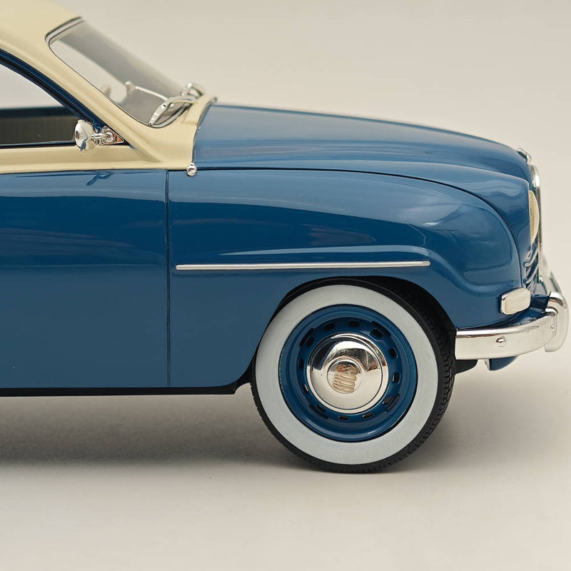 CULT 1:18 SAAB 95 1963 blue-white CML090-1 Resin Models Car Limited Collection