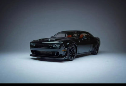 SH 1:64 Challengr SRT Hellcat Pitch Black Opening Hood Diecast Model Car Limited Collection