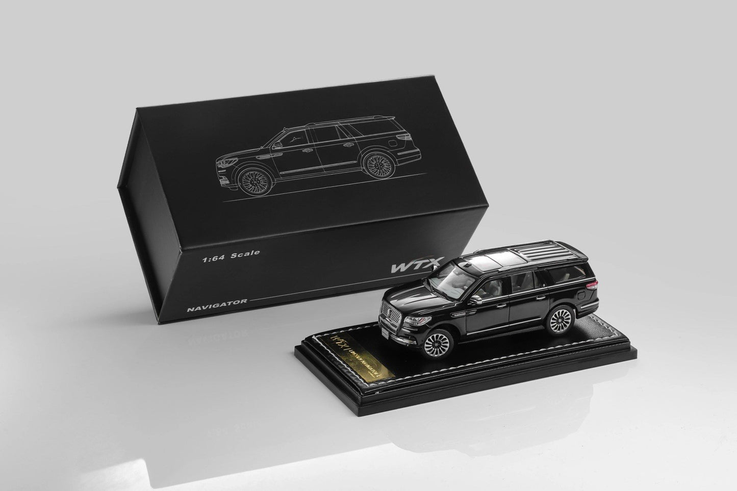 WTX 1:64 Navigator L SUV Model, Retractable Step Suspension Steering Gifts Black