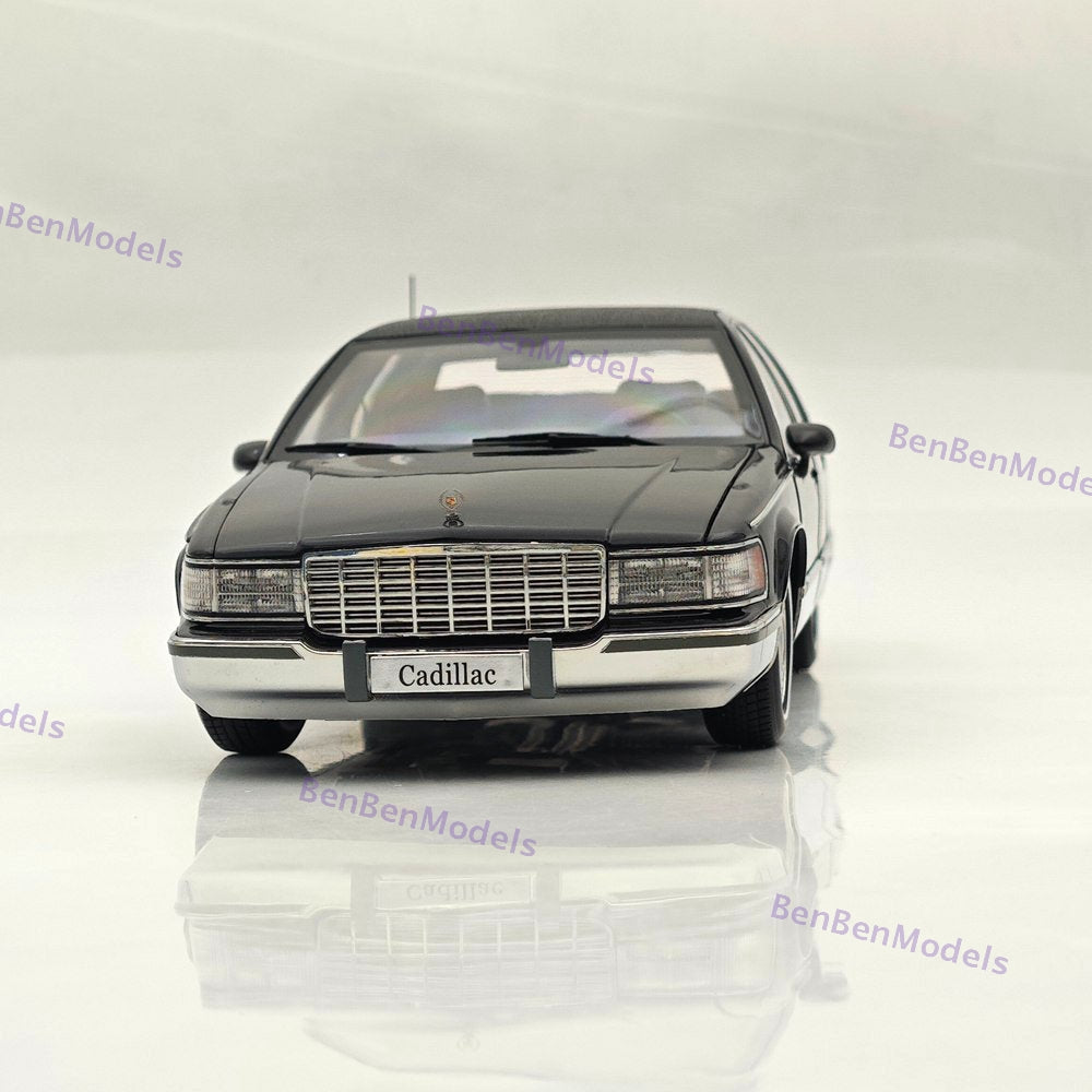 1:18 GM Cadillac 1993 Fleetwood Sedan Black / Blue Interio Diecast Model Edition