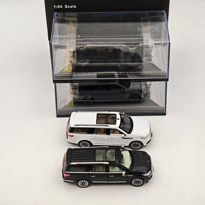 1:64 Navigator L SUV Model, Retractable Step Suspension Steering White/Black WTX
