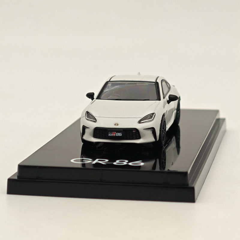 Hobby Japan 1:64 Toyota GR86 RZ With Genuine optional rear spoiler Crystal White Pearl HJ644048W Diecast Models Car Collection