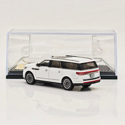 1:64 Navigator L SUV Model, Retractable Step Suspension Steering White/Black WTX