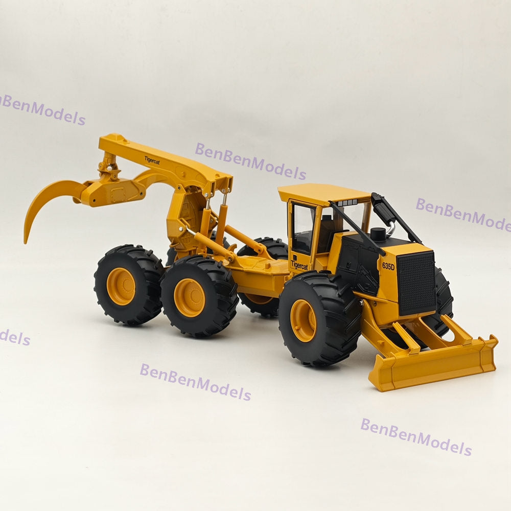 1/32 Tigercat 635D Skidder MIB Diecast Model Collection Forestry Machinery