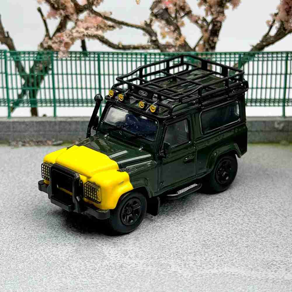 Master 1:64 Land Rover Defender 90 Jouets moulés sous pression Modèles de voitures Miniature Hobby Cadeaux à collectionner avec accessoires