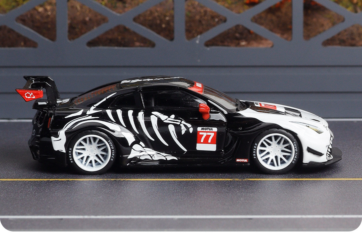 Decode 1:64 35gr-rr Bone Dragon Painting Gtr35 Alloy Diecast Car Model Collection Gifts