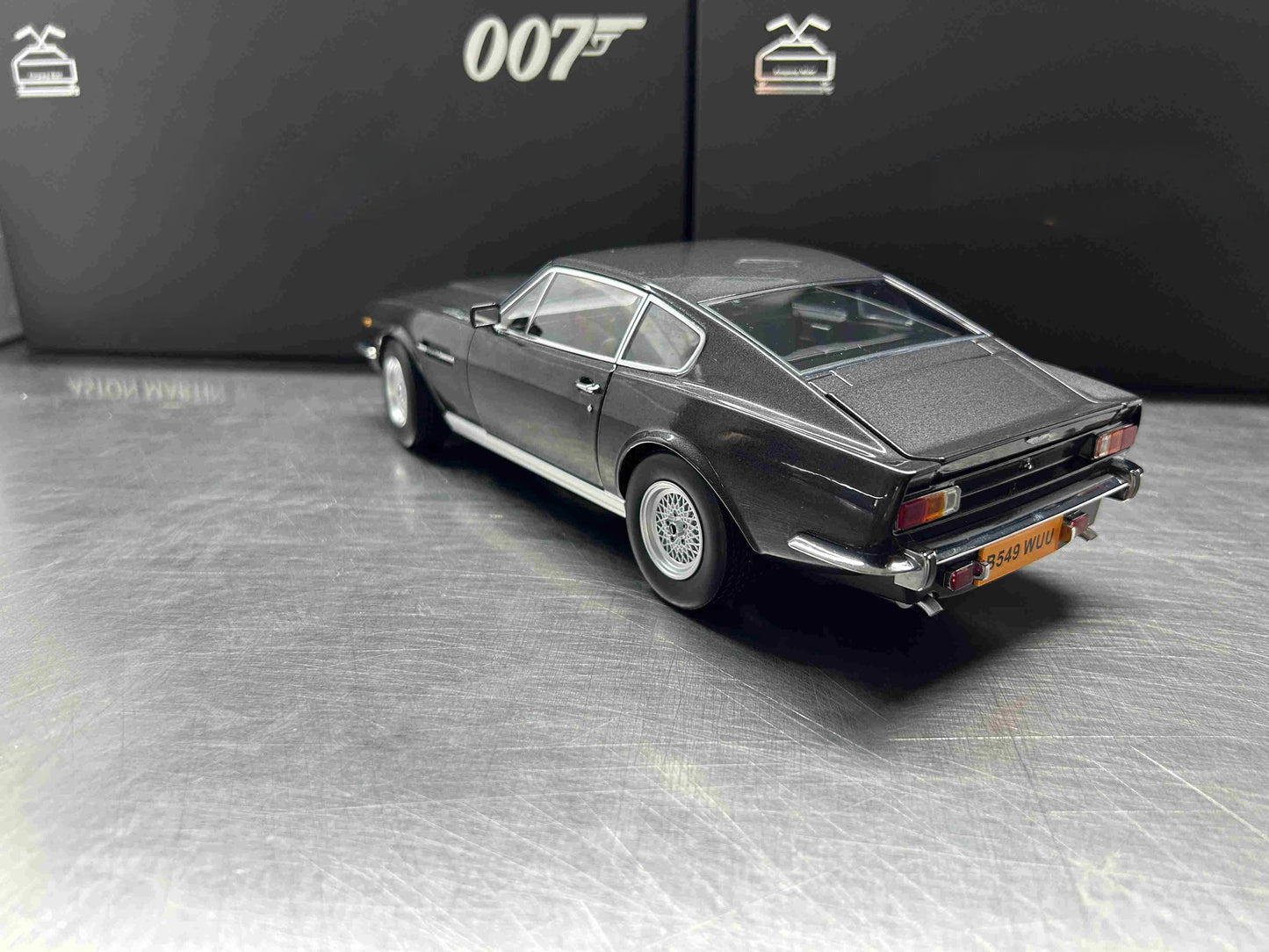 Xiaoguang 1/18 V8 Vantage 007 Movie Edition Metal Diecast Model Car Limited Collection Gifts Display