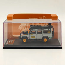 Master 1:64 Land Rover Defender 110 Camel Cup Special Edition Diecast Toys Car Models Miniature Hobby Collectible Gifts With Accessories