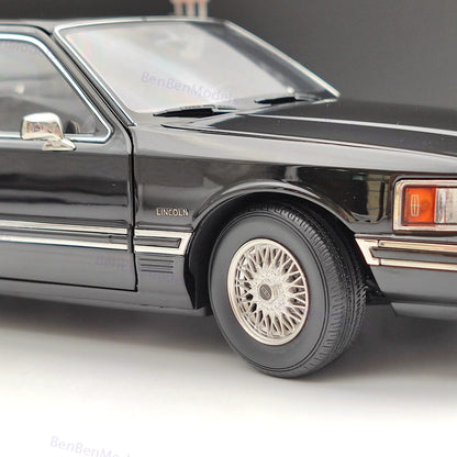 1/18 Lincoln Towncar V8 1993-1995 (Leather seat) Super Diecast models Car
