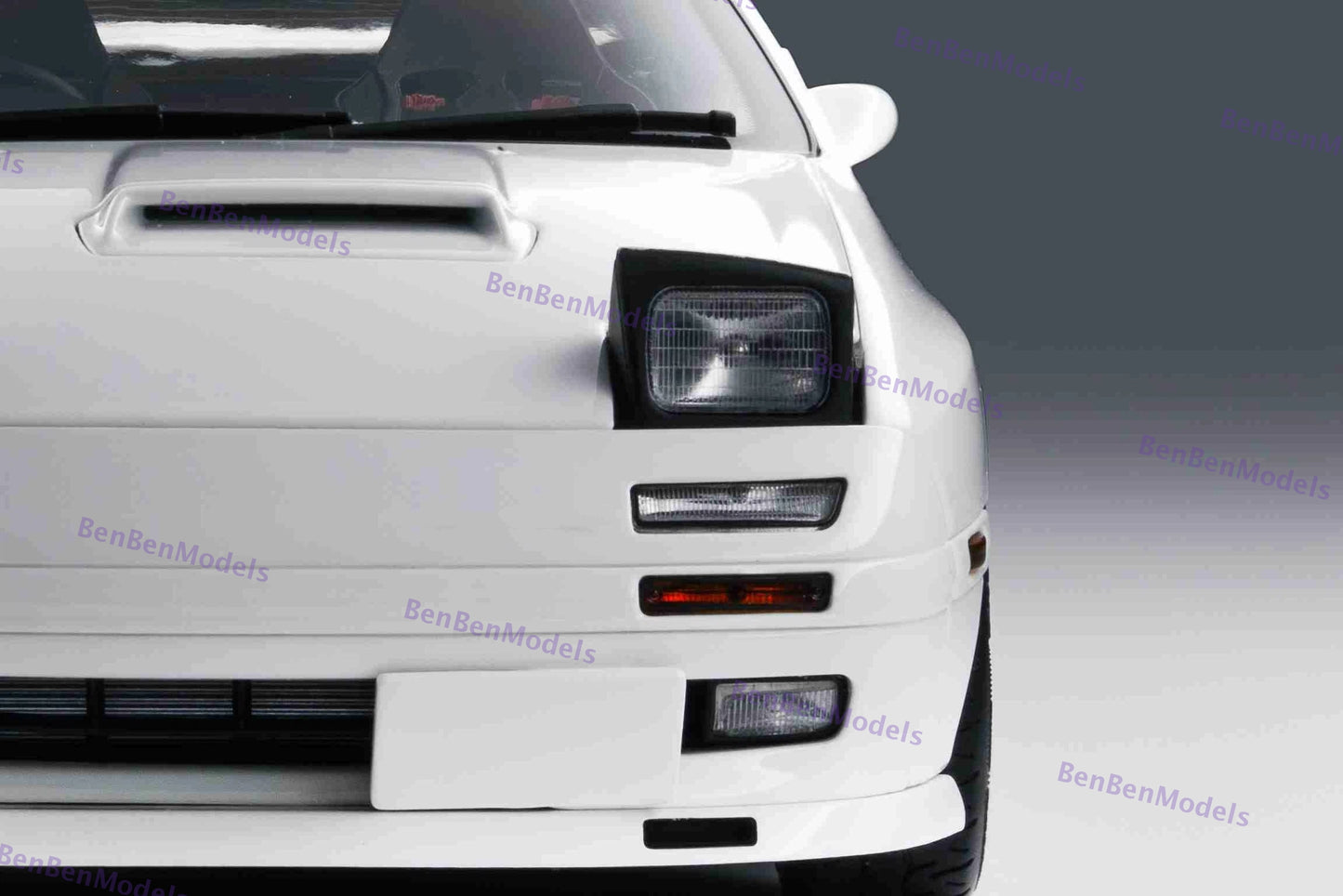 WHELART 1:18 RX7 FC3S Initial D 30th Anniversary Diecast Alloy Model Car + doll
