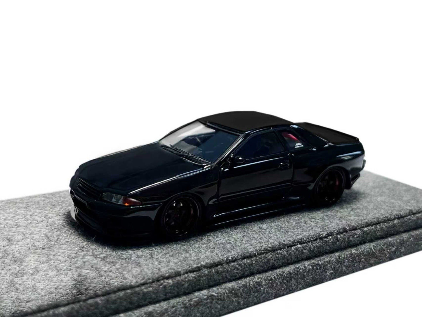 Guihu 1:64 R32 Widebody Resin Collectible Model Car, Limited Edition, with Flocking Base, 14+, for Adult Collection
