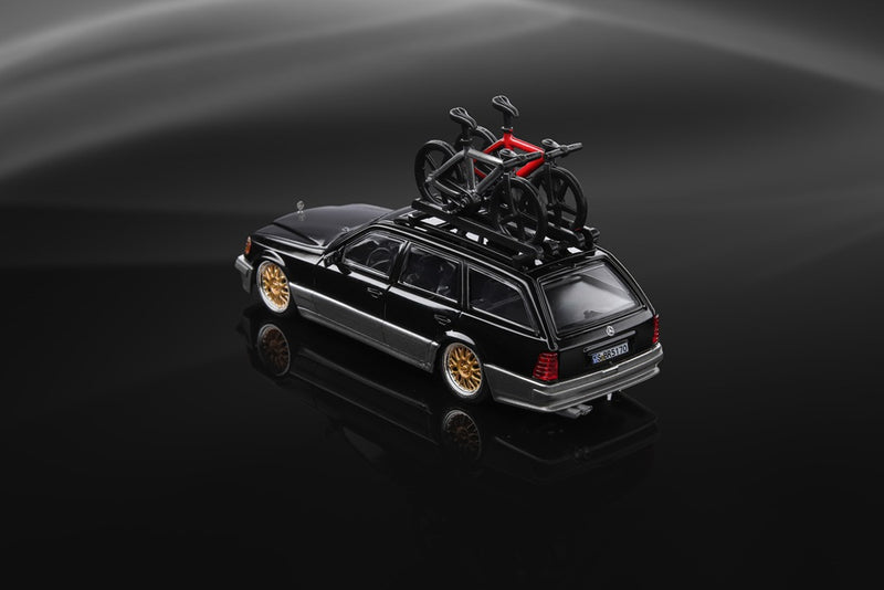 Mortal 1:64 Mercedes-Benz S124 Wagon Diecast Toys Car Models Collection Gifts Black/Green