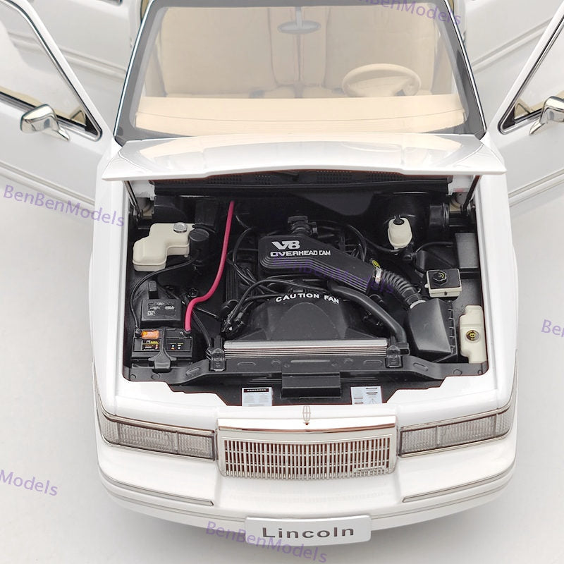 1/18 Lincoln Towncar V8 1993-1995 Super Diecast Models Car White - Leather seat