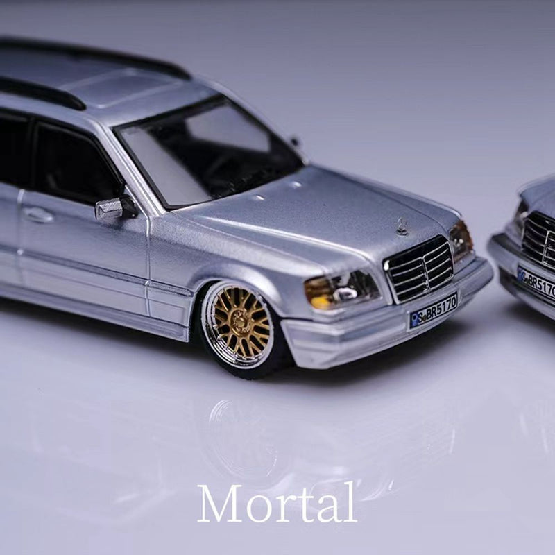 Mortal 1:64 Mercedes-Benz S124 Travel Diecast Toys Car Models Collection Gifts Metallic Red/Silver