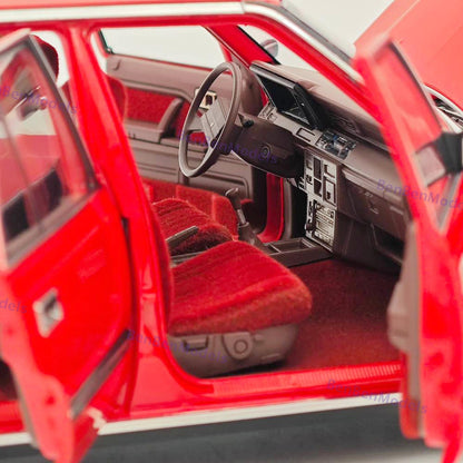 1/18 Toyota Crown Seventh Generation MS122 Red / red Interior Diecast Model