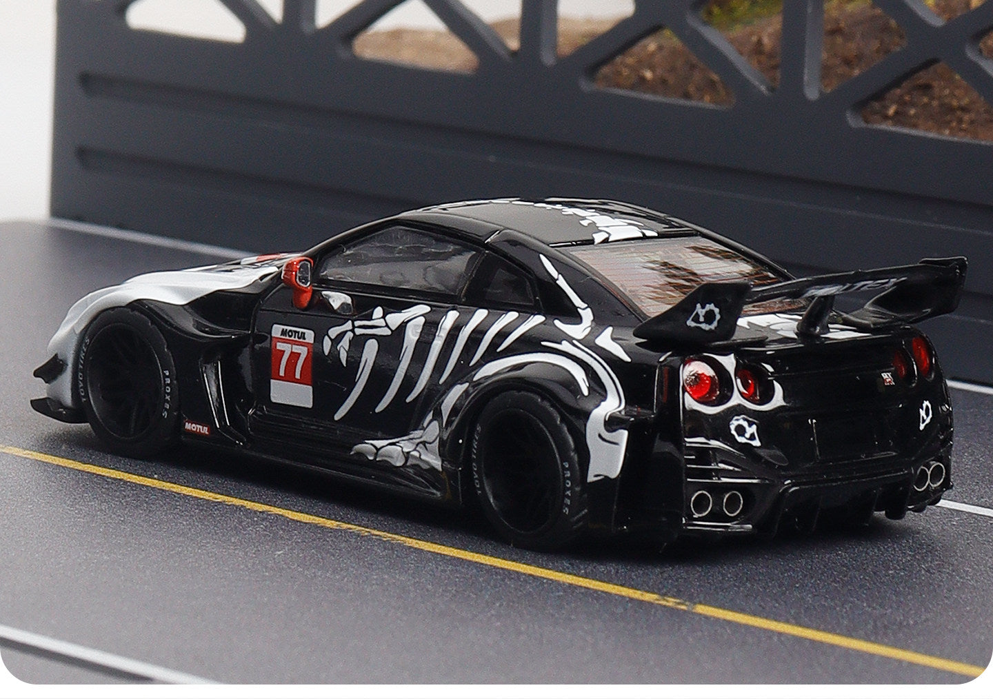 Decode 1:64 35gr-rr Bone Dragon Painting Gtr35 Alloy Diecast Car Model Collection Gifts