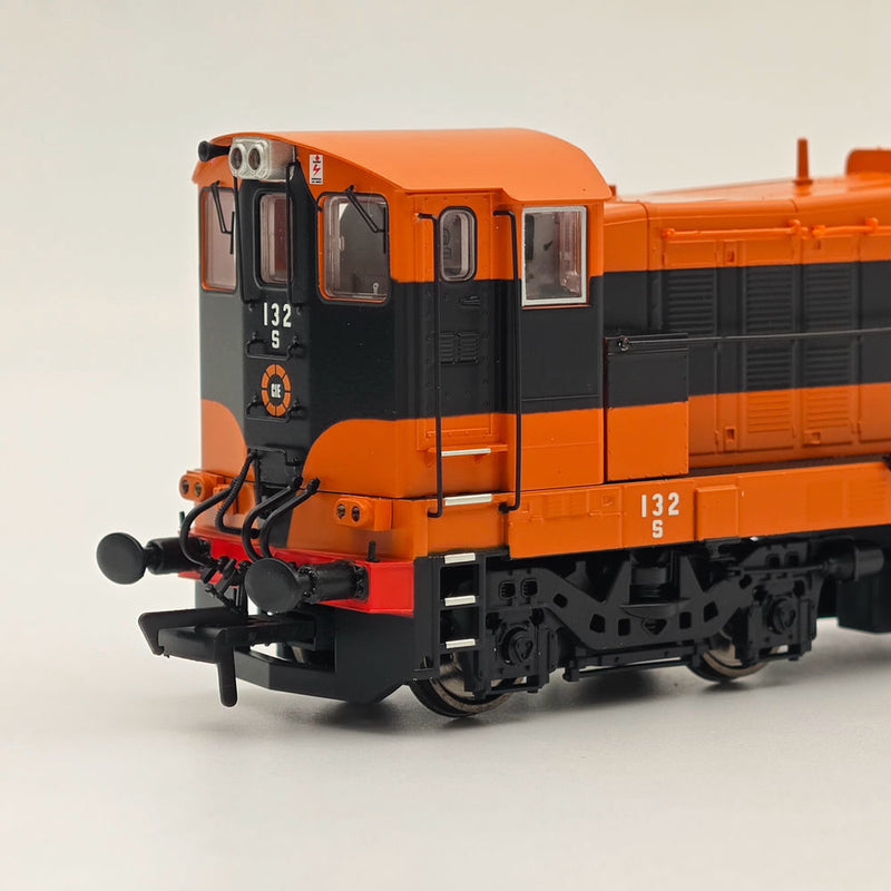 Murphy Models MM0132 OO GAUGE Class 121 Diesel Locomotive 132 in CIE S/TRAIN -Railways Collection