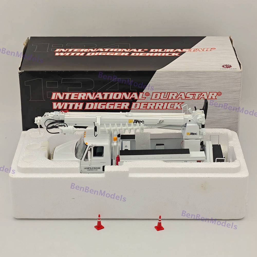 1:34 First lnternational DuraStar Digger Derrick Asplundh Construction Diecast