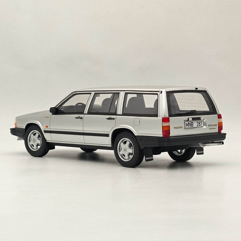 1:18 CULT Volvo 740 Turbo Estate silver metallic CML088-2 Resin Model Car