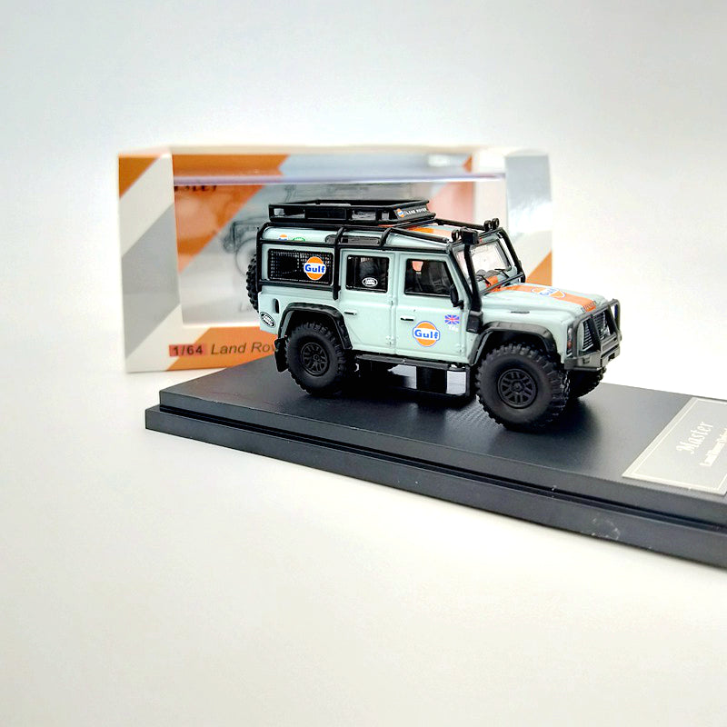 Master 1:64 Land Rover Defender 110 Gulf with Luggage Diecast Toys Model Car Collection Gifts