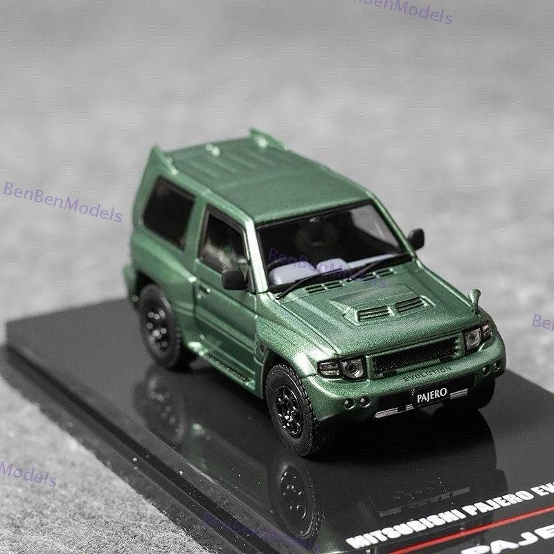 INNO 1:64 Mitsubishi Pajero EVOLUTION Green Collectible Diecast Toys Car Replica
