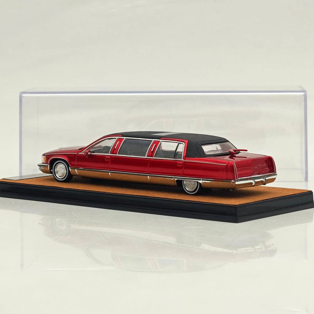 XiaoGuang 1:64 Scale Fleetwood Limousine Diecast Car Model Limited Edition Collection