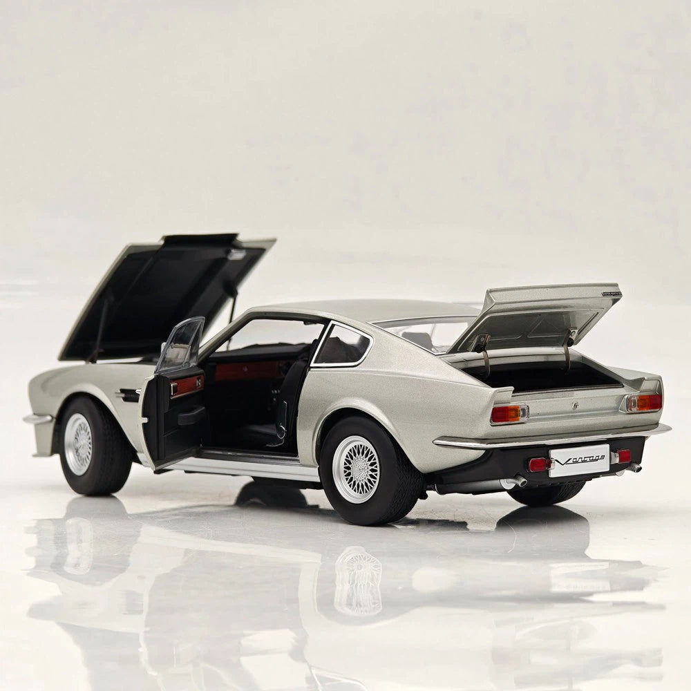 Xiaoguang 1/18 V8 Vantage 007 Movie Edition Metal Diecast Model Car Limited Collection Gifts Display