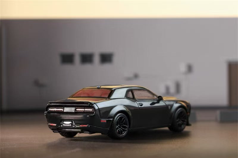 SH 1:64 Challengr SRT Hellcat Pitch Black Opening Hood Diecast Model Car Limited Collection