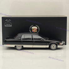 1:18 GM Fleetwood Sedan 1993 Black Diecast Model Car Limited Edition