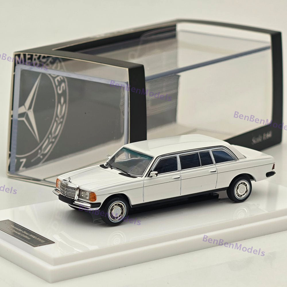 1:64 JIYI & GOC 1976 V123 Extended Limousine Diecast Metal Car