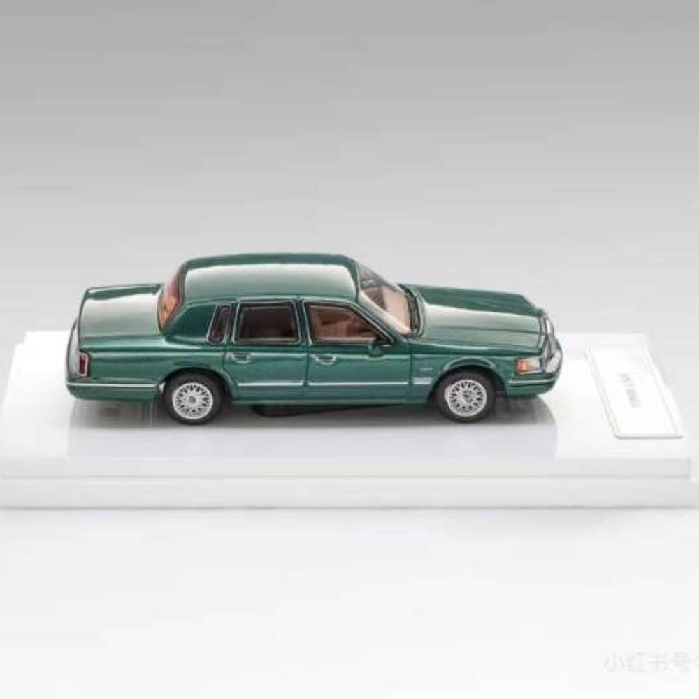 MK Miniatures 1/64 Town Car 1993 Private Taxi/Cartier Green Alloy car Limited