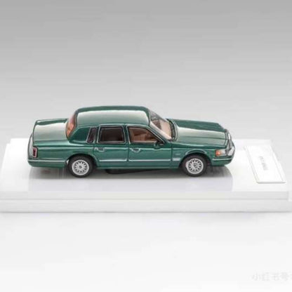 MK Miniatures 1/64 Town Car 1993 Private Taxi/Cartier Green Alloy car Limited