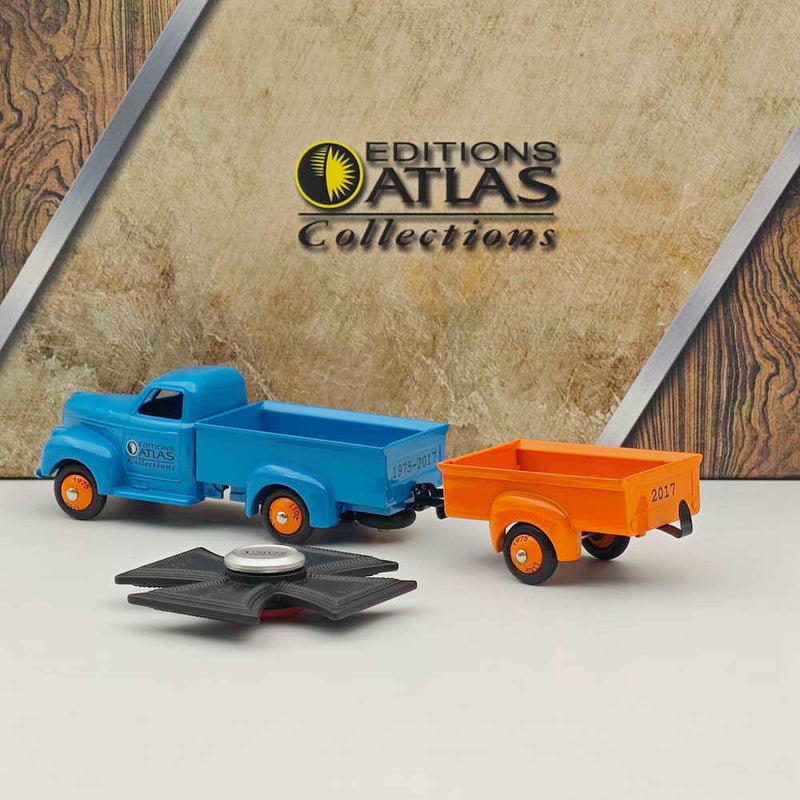RARE Atlas Commemorative Gift Box HONOUR 1975-2017 with fidget spinner Models Car Collection