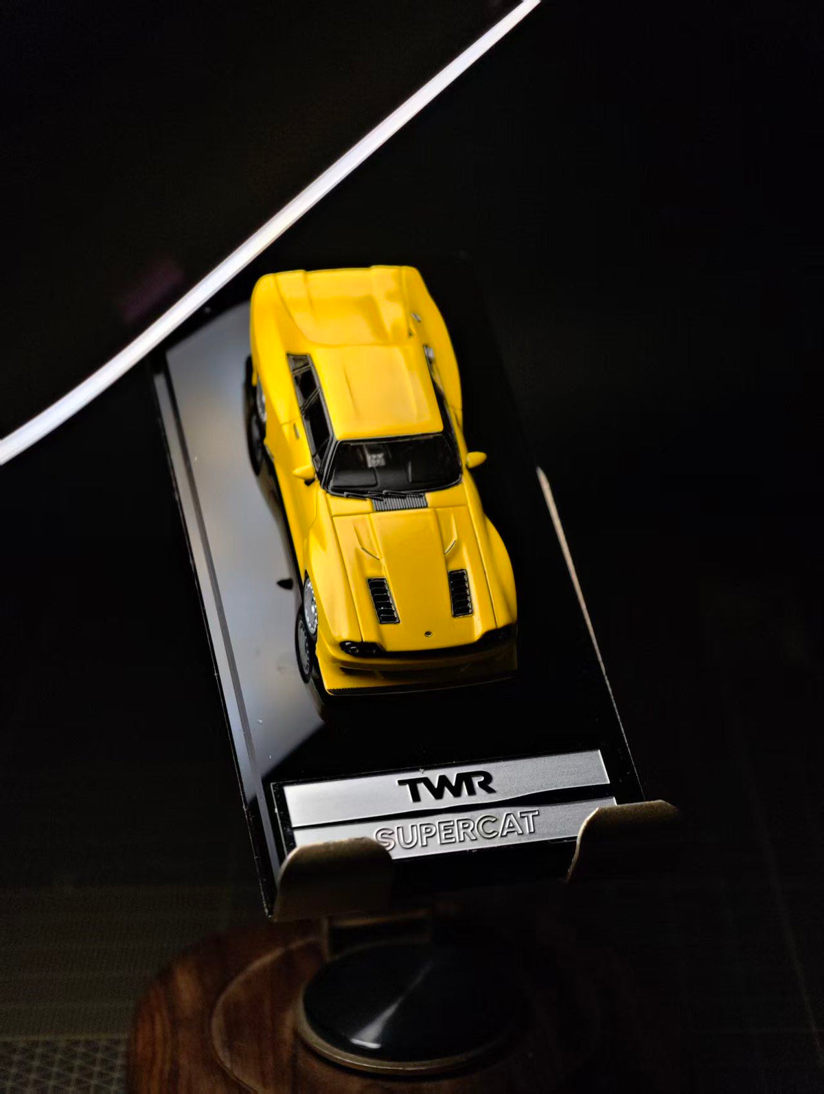Liberty 64 1:64 TWR-SUPERCAT Restomod Retro Replica Modified Car Diecast Models Car Collection