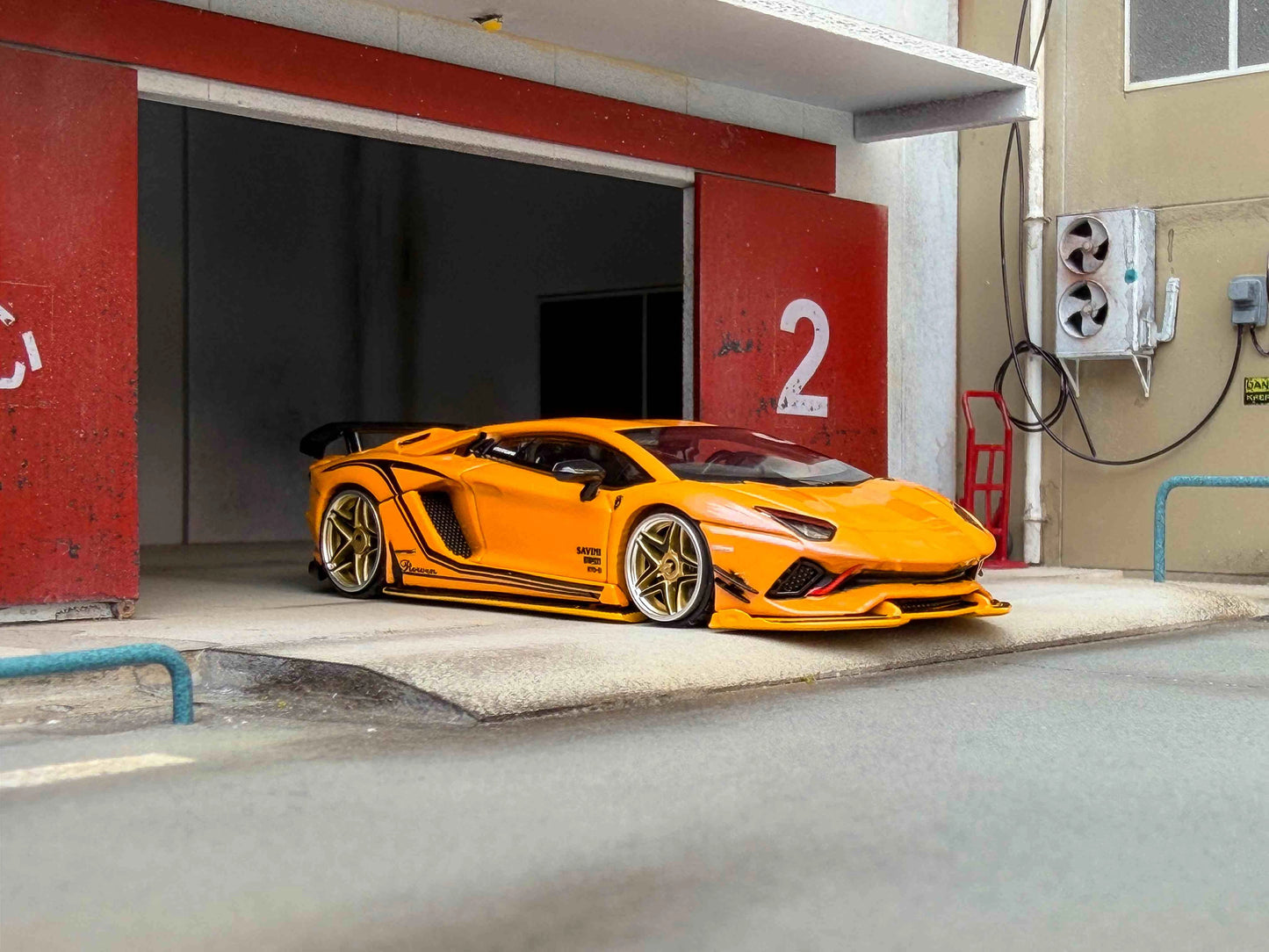 Rotating Wheel 1:64 Aventador S Rowen Supercar Yellow Diecast Alloy Collectible Model Car