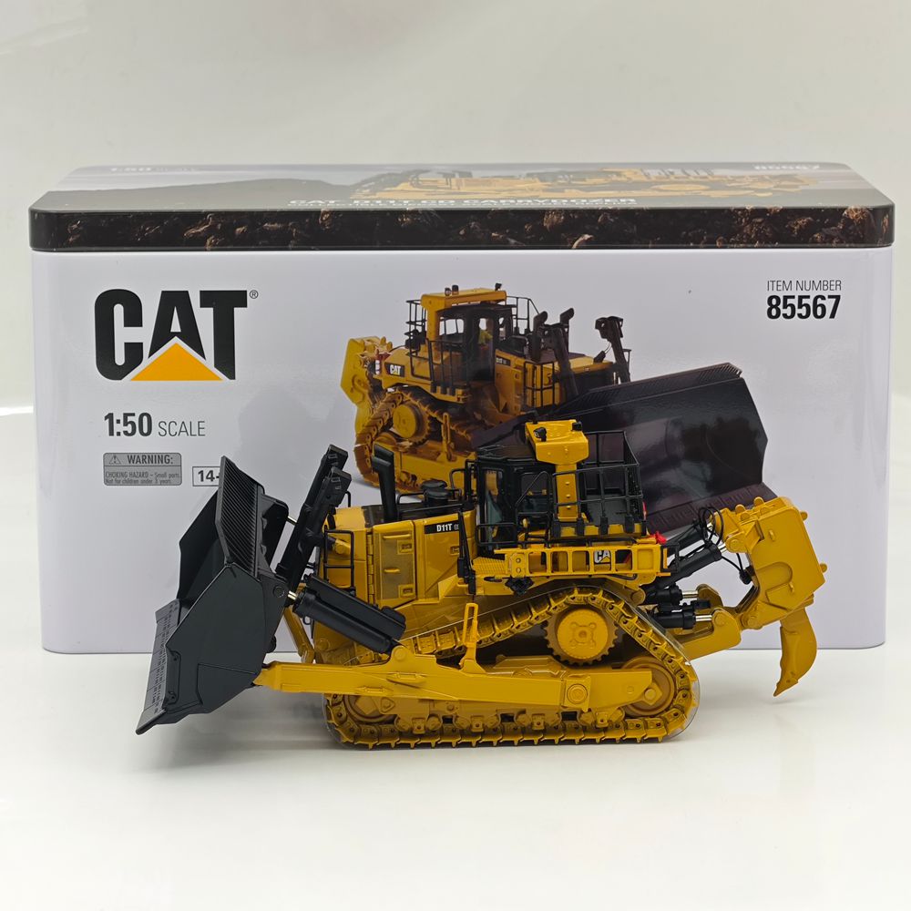 1:50 Diecast Masters 85567 D11T CD Carrydozer w/ Operator Model Diecast Model
