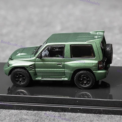 INNO 1:64 Mitsubishi Pajero EVOLUTION Green Collectible Diecast Toys Car Replica