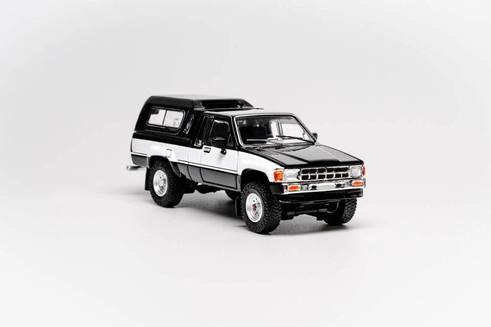 GCD 1/64 Hilux Xtra Cab LHD pickup Removable Rear Cover Alloy Car Model limited