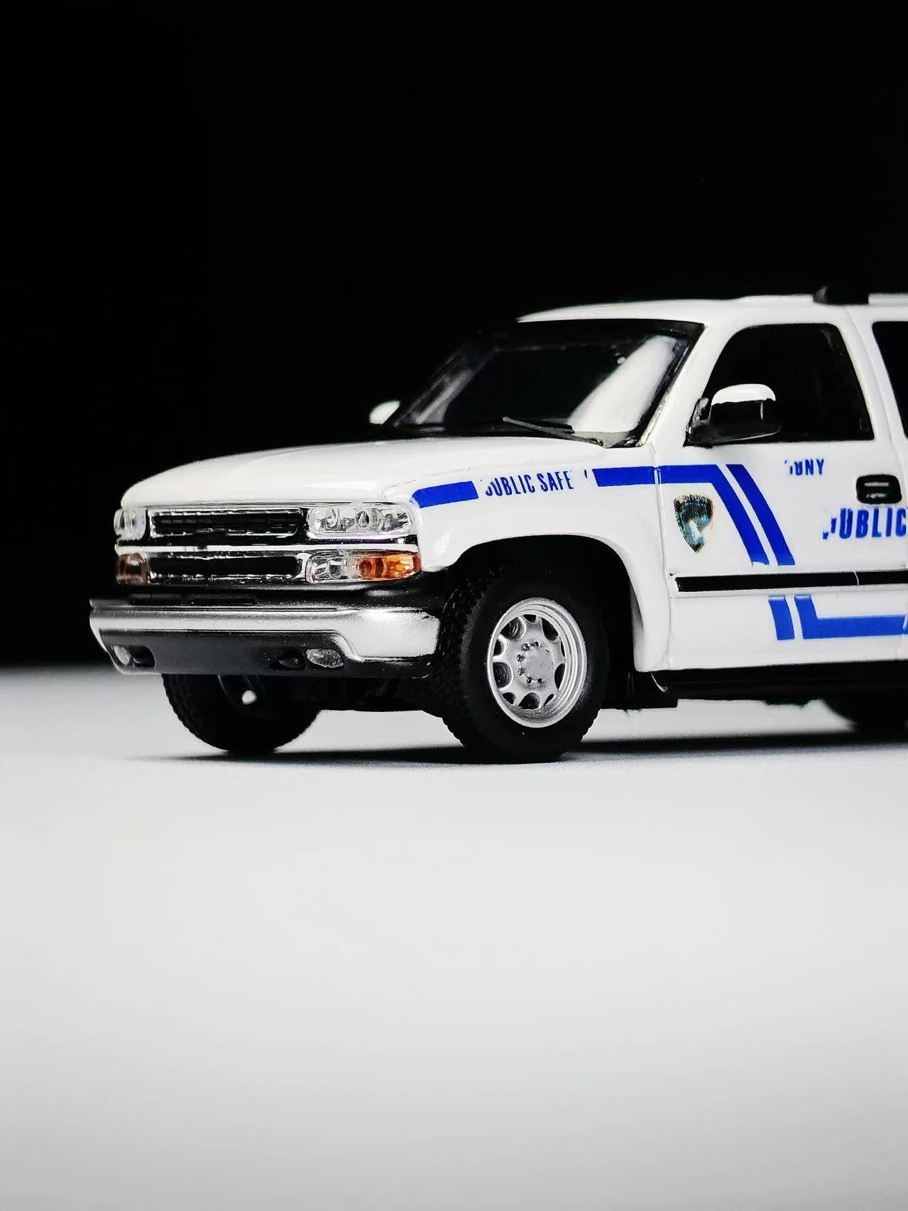 MK Miniatures 1/64 2003 Suburban Emergency Response Vehicle Diecast Model Car