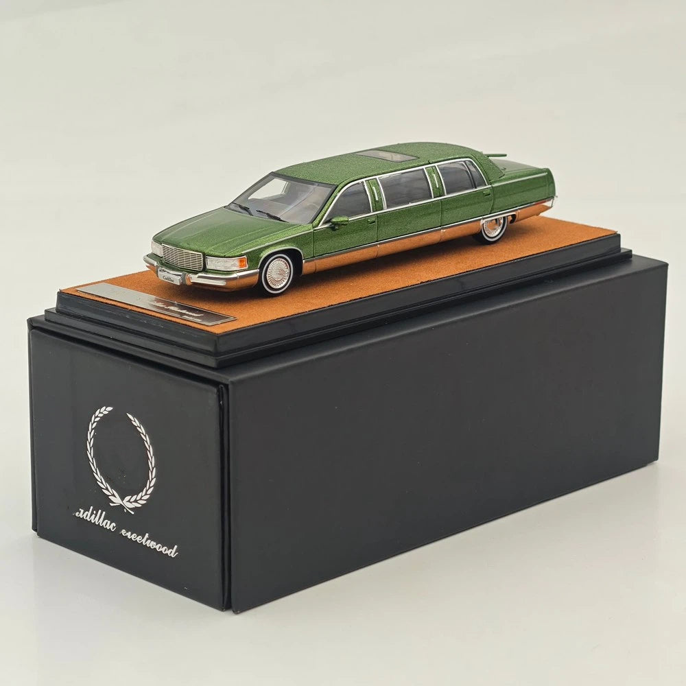 XiaoGuang 1:64 Fleetwood Limousine Green Diecast Collectible Model Car