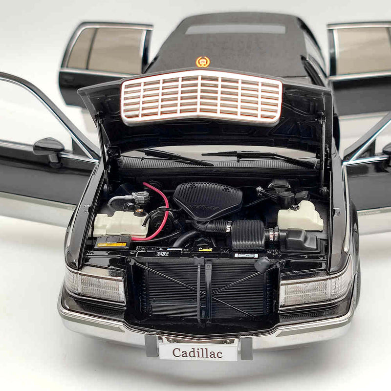 GM 1:18 Cadillac Fleetwood Long Wheelbase Diecast Model Gold LOGO Limited 99pcs Toys Car Gift