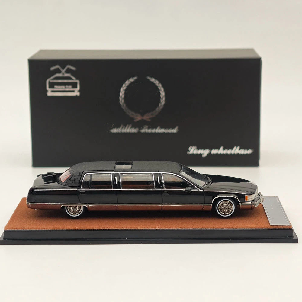 XiaoGuang 1:64 Scale Fleetwood Limousine Diecast Car Model Limited Edition Collection